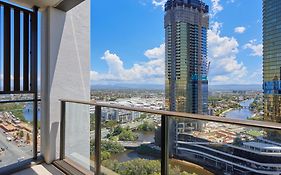 Convenient Located 2 Bedroom Apartment Next To Casino
